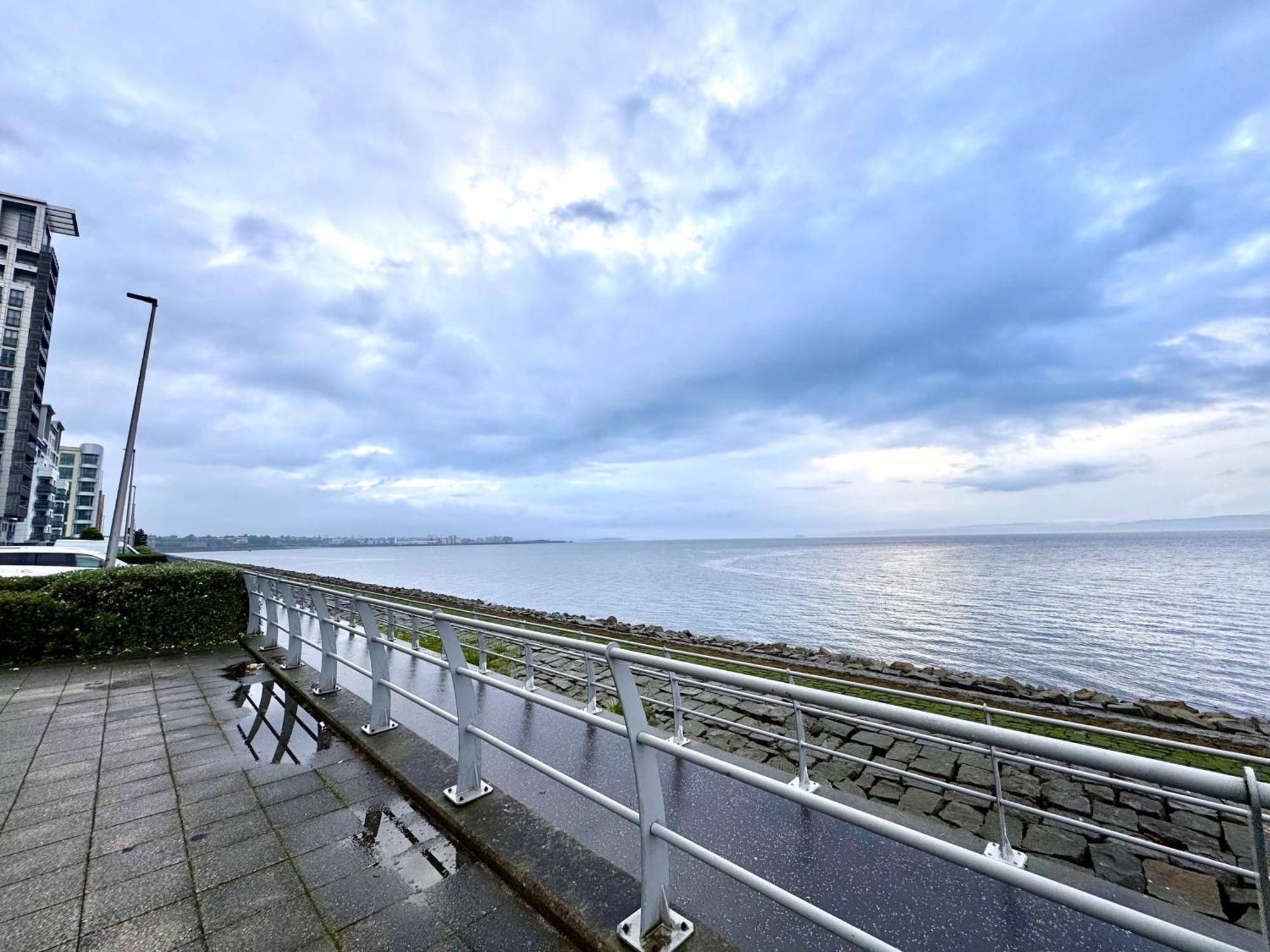 Ocean Park Apartments - Oceanfront - Free Parking And Fast Wifi 爱丁堡 外观 照片