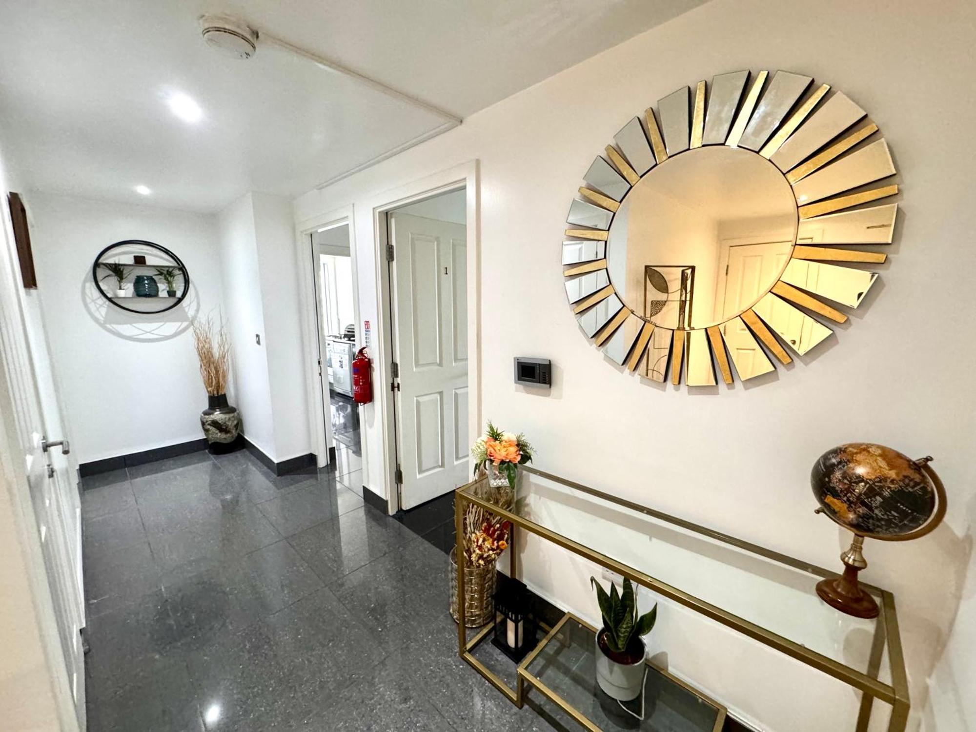 Ocean Park Apartments - Oceanfront - Free Parking And Fast Wifi 爱丁堡 外观 照片
