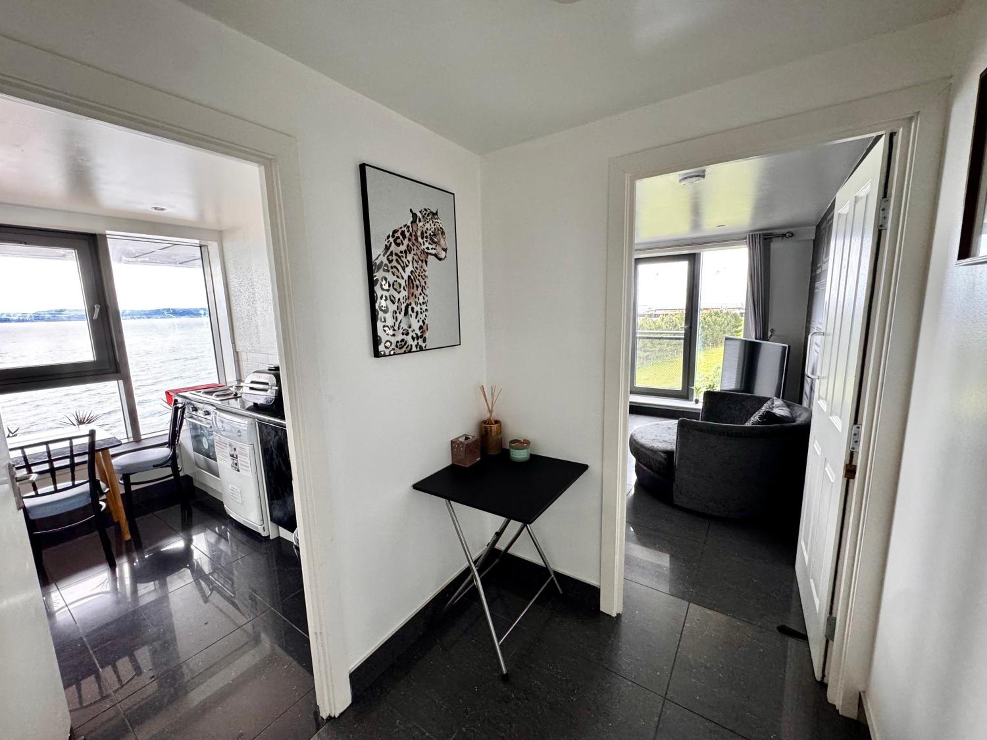 Ocean Park Apartments - Oceanfront - Free Parking And Fast Wifi 爱丁堡 外观 照片