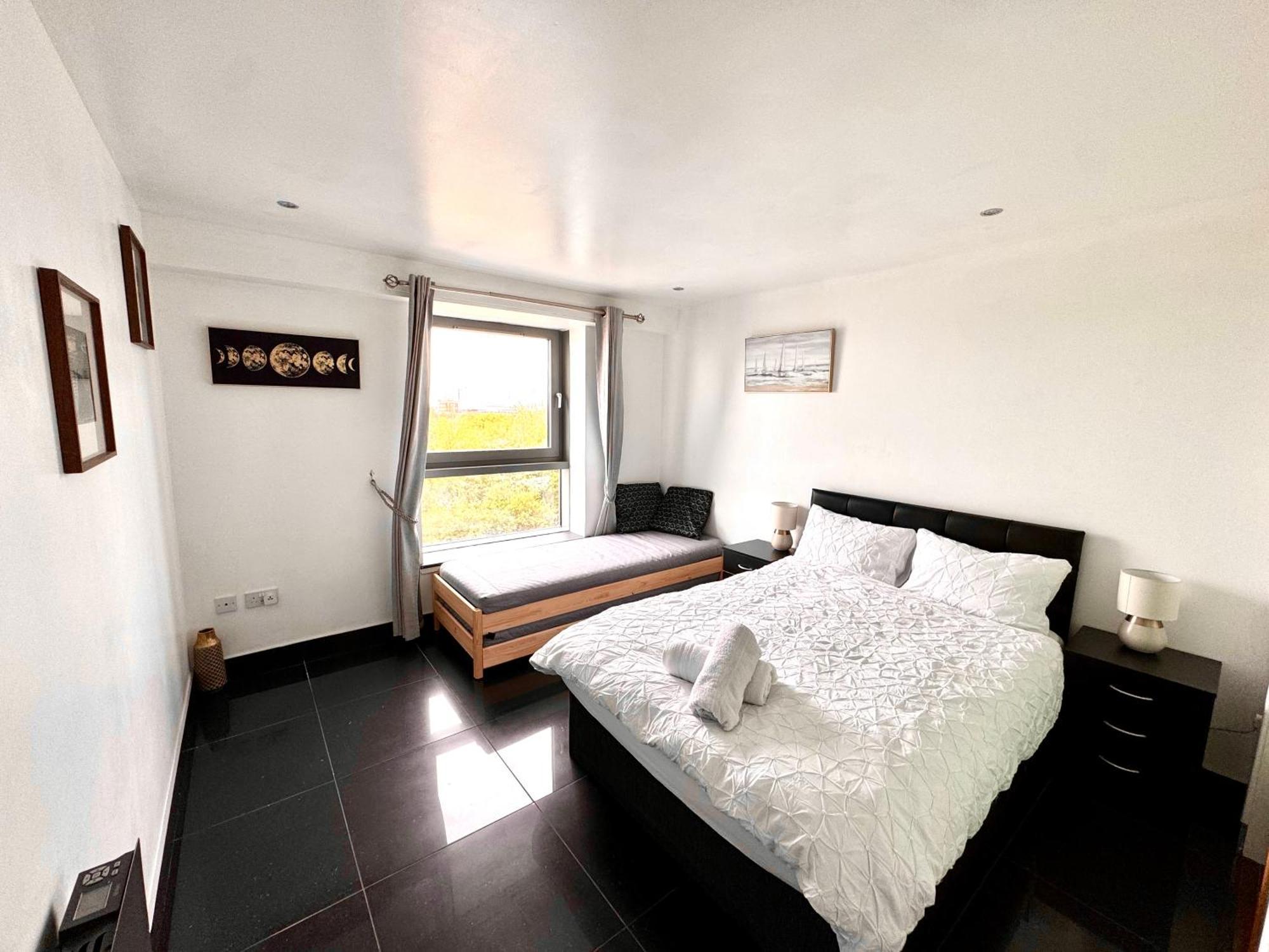 Ocean Park Apartments - Oceanfront - Free Parking And Fast Wifi 爱丁堡 外观 照片