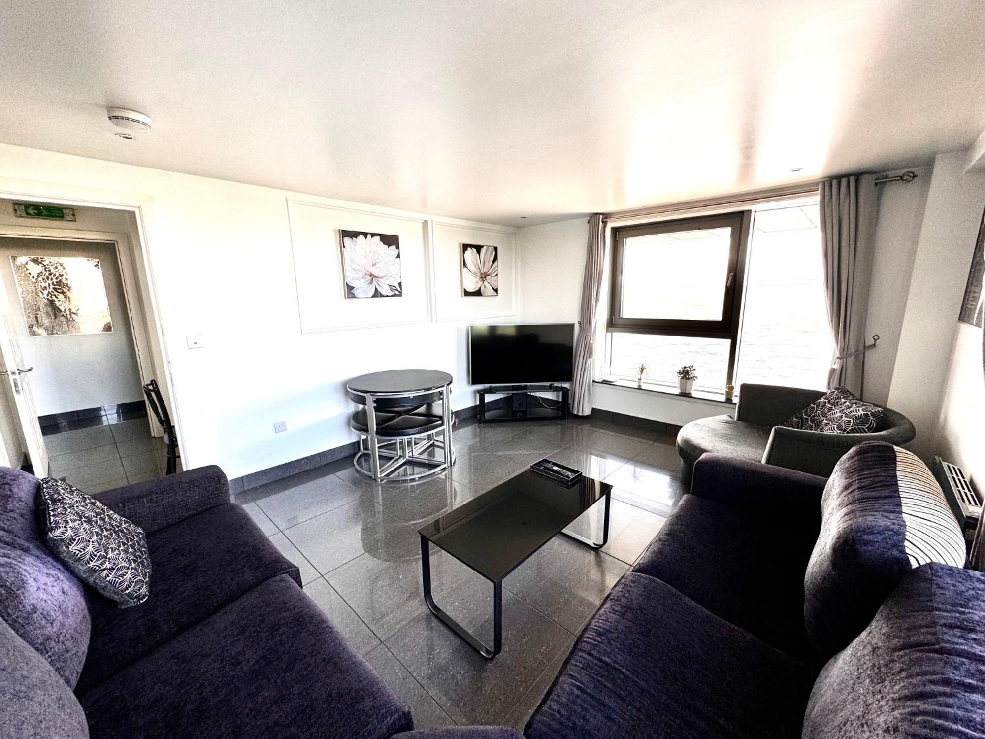Ocean Park Apartments - Oceanfront - Free Parking And Fast Wifi 爱丁堡 外观 照片