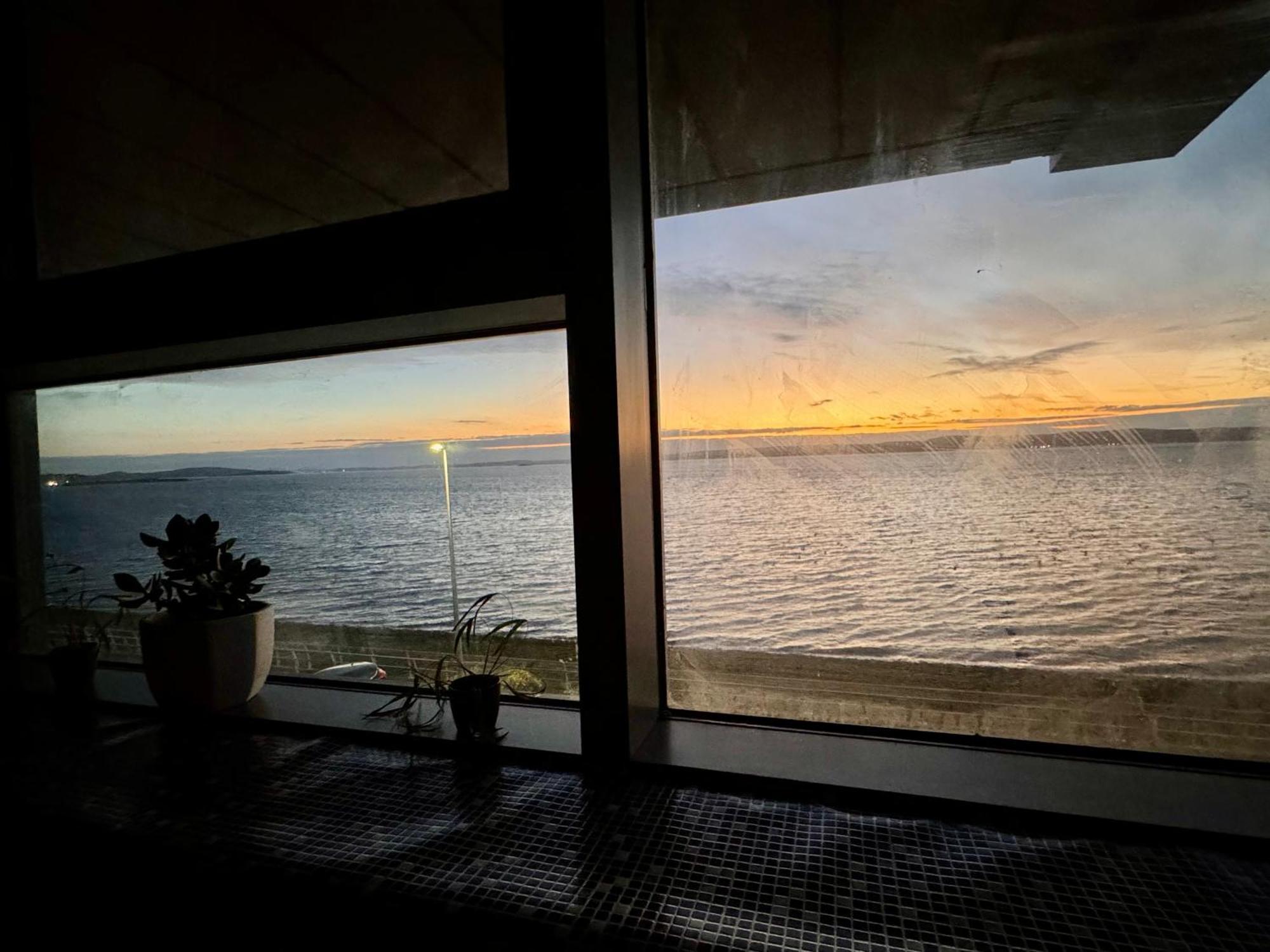 Ocean Park Apartments - Oceanfront - Free Parking And Fast Wifi 爱丁堡 外观 照片