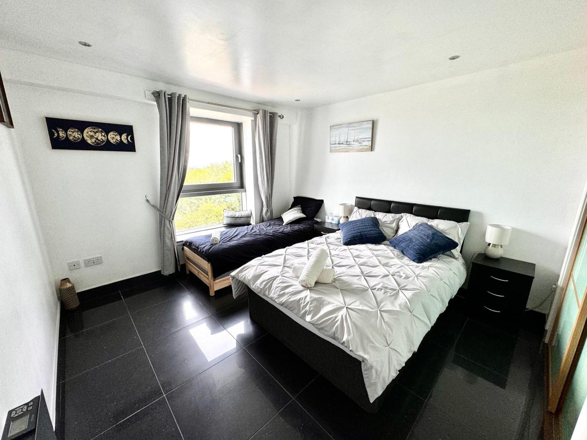 Ocean Park Apartments - Oceanfront - Free Parking And Fast Wifi 爱丁堡 外观 照片